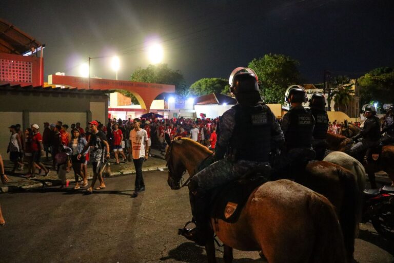 FSF parabeniza órgãos de segurança pelo trabalho na partida entre Sergipe x Santa Cruz