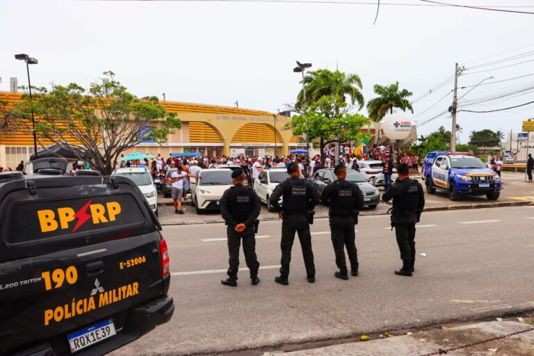 FSF parabeniza órgãos de segurança pelo trabalho na partida entre Sergipe x Santa Cruz