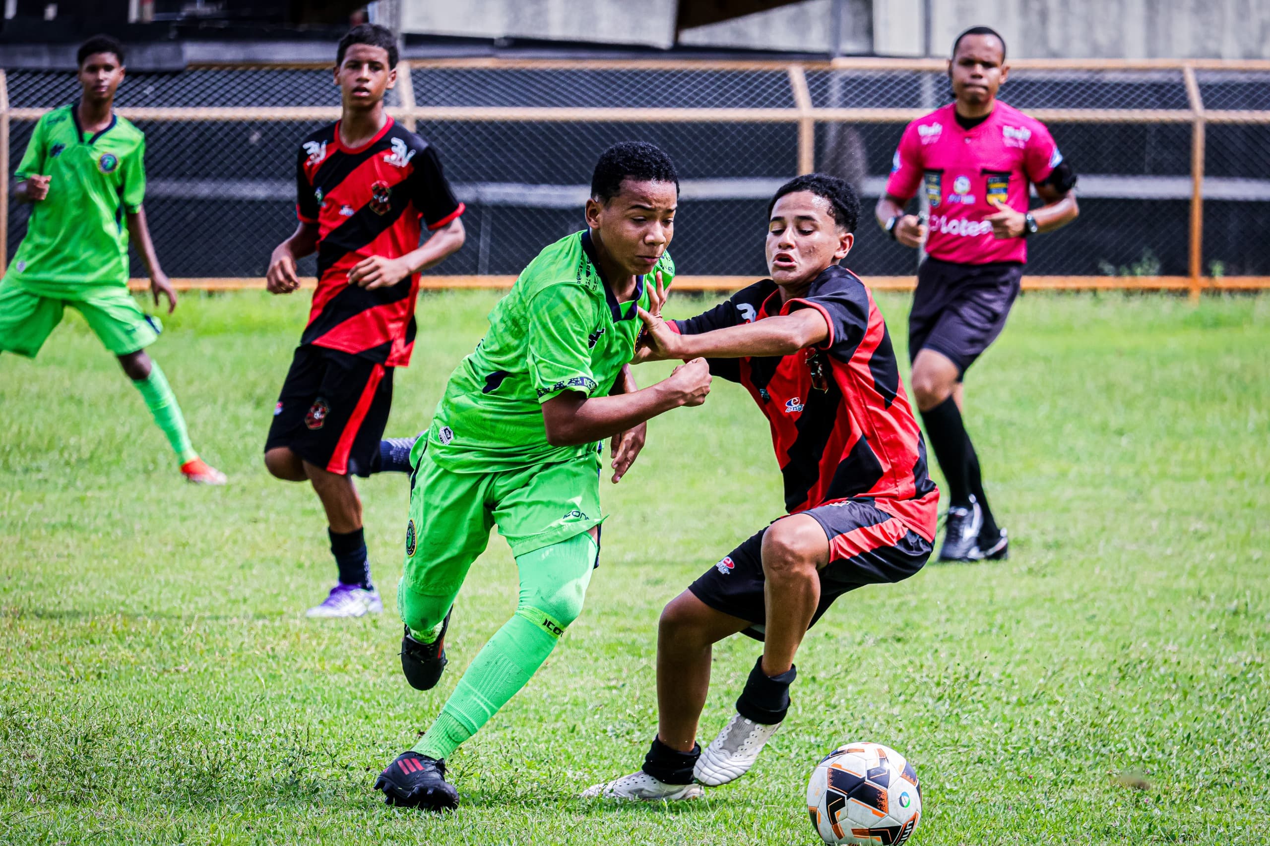 Confiança, Coritiba, Desportiva Aracaju e Falcon estão nas semifinais do Sergipano Sub-15